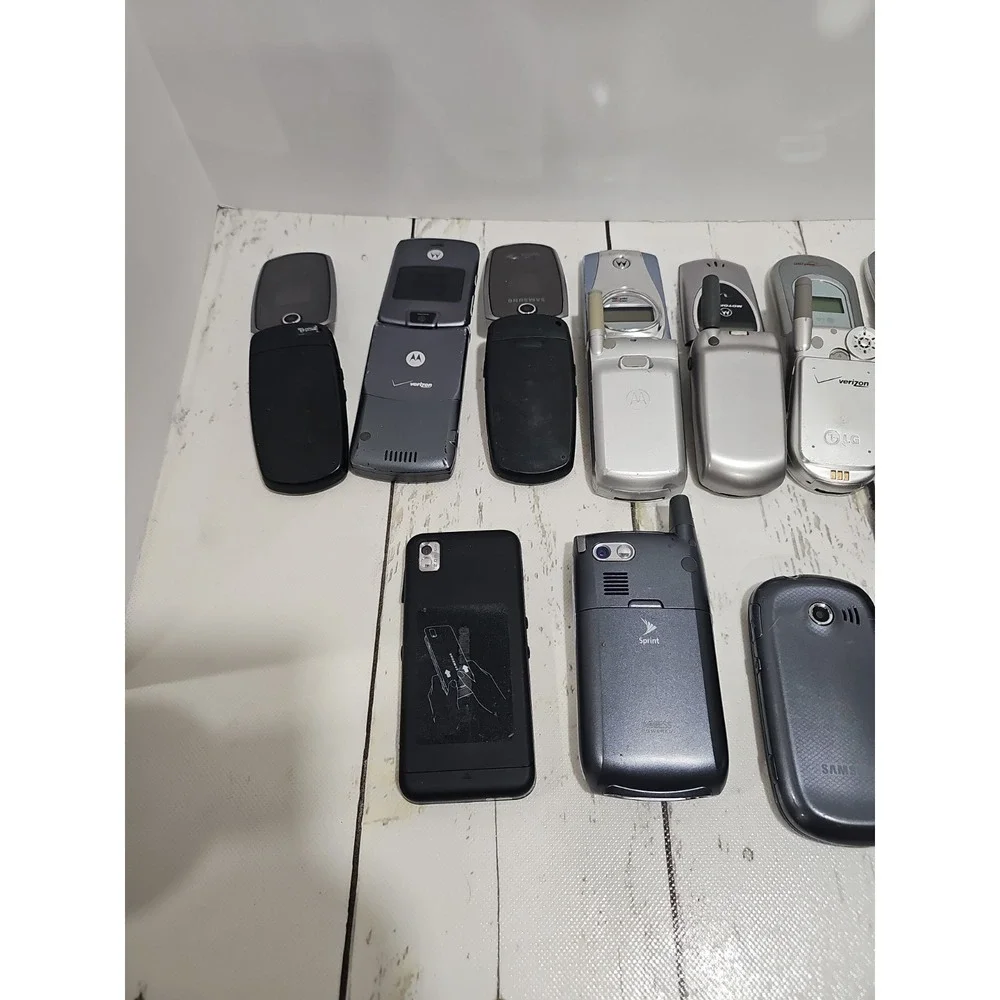 Vintage Cell Phone Lot of 13 Nokia Motorola  Samsung Sprint PCS Untested